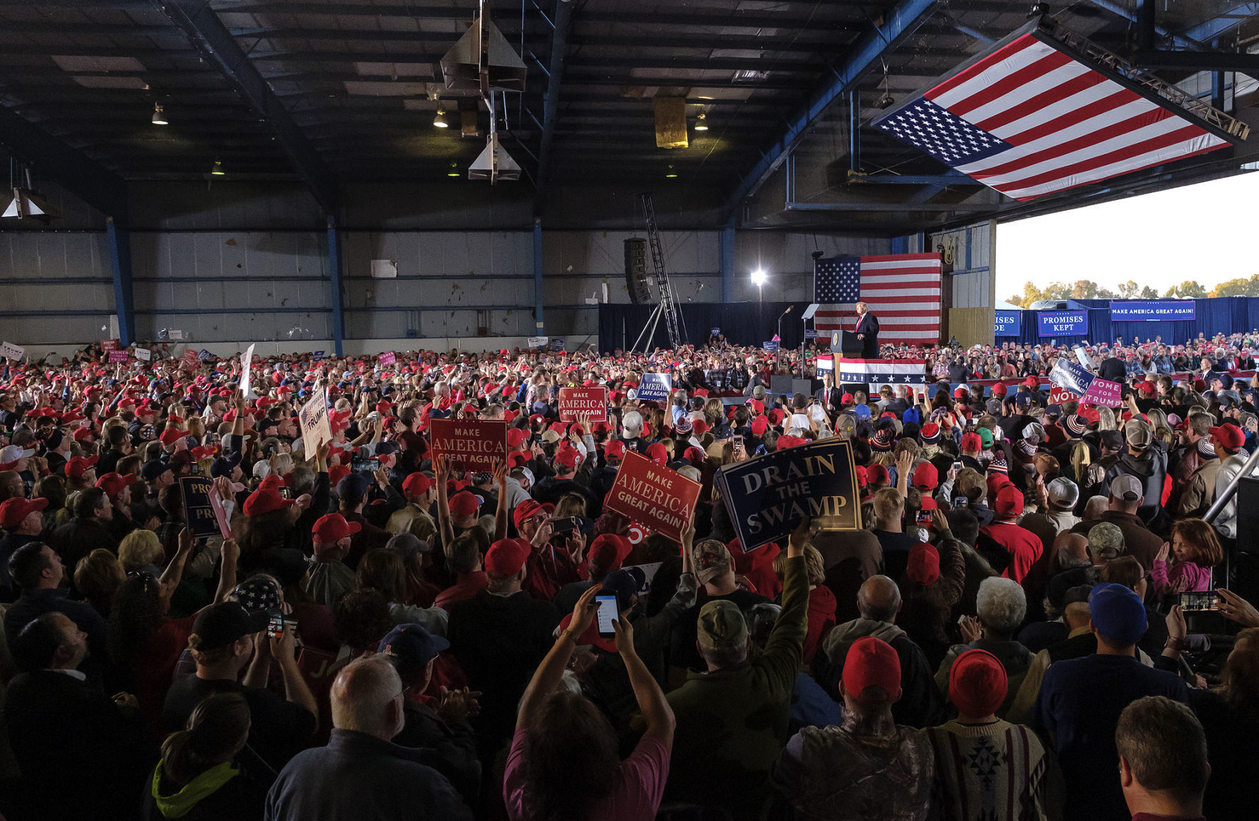 Photos: President Trump hosts rally in Southern Illinois